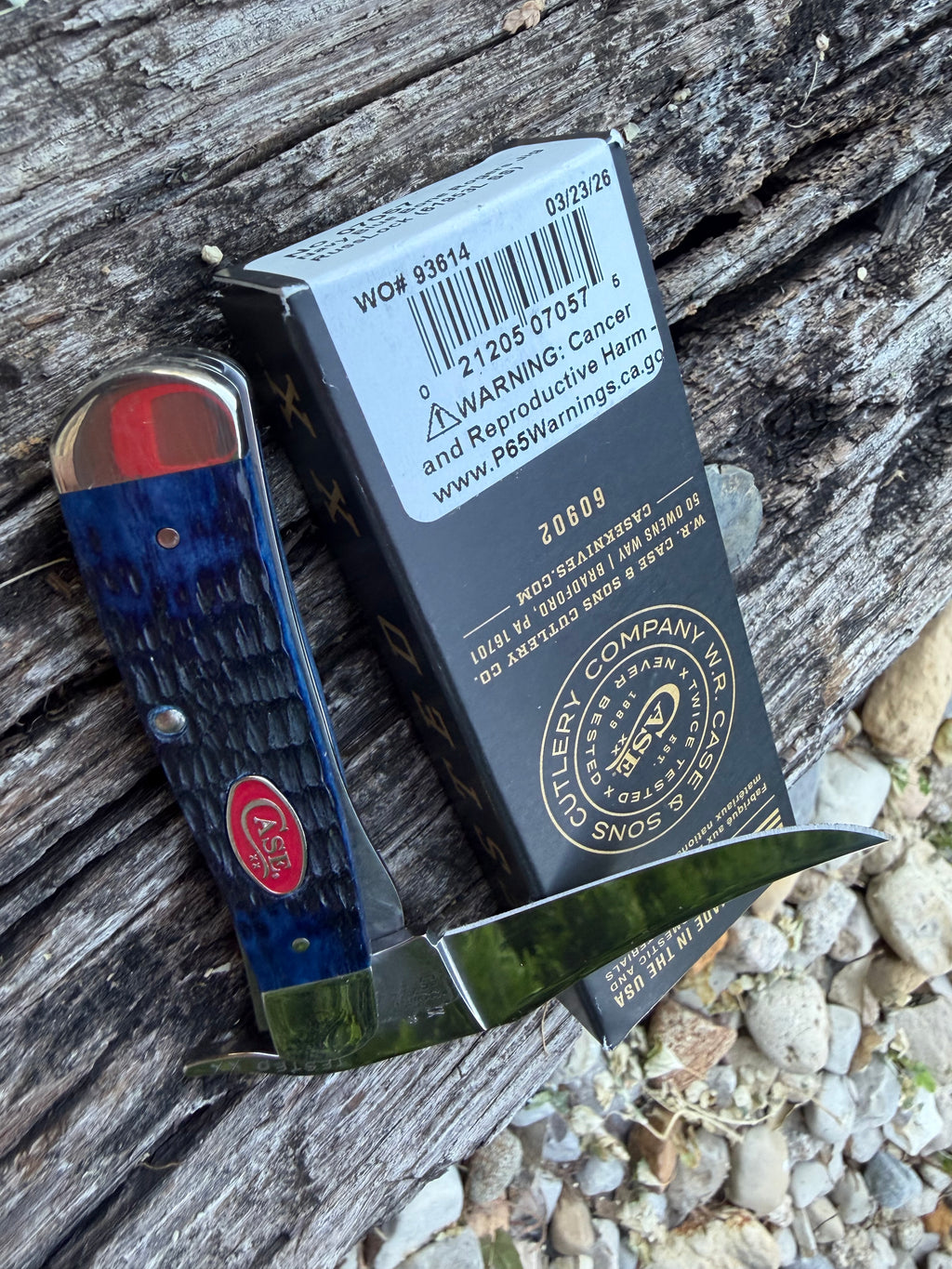 Case XX #07057 - Russlock - Navy Blue Jigged Bone