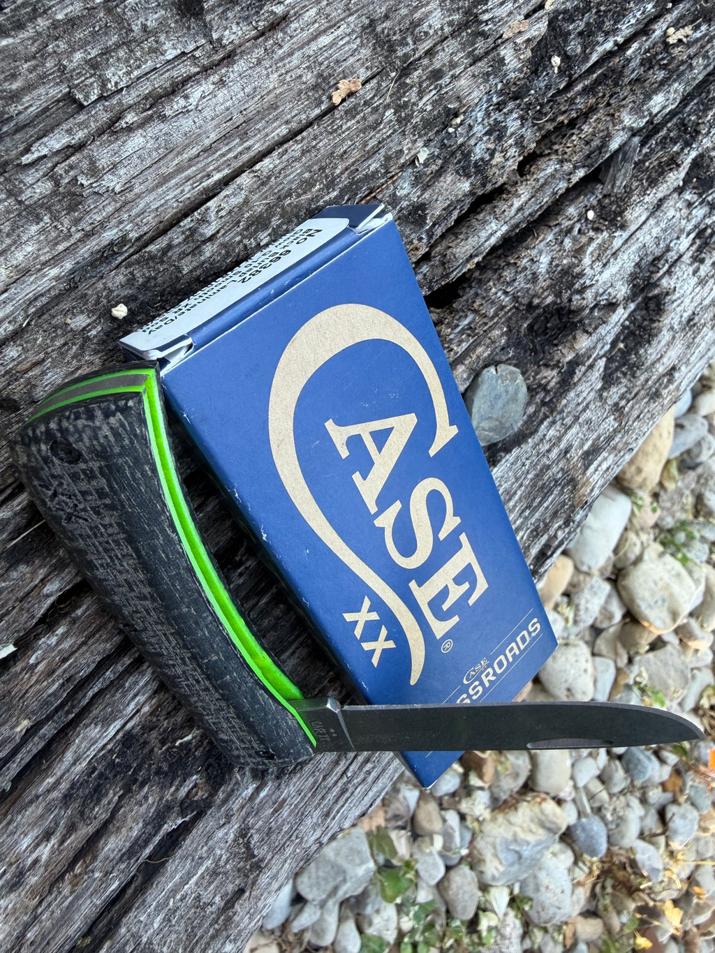 Case XX #66382 - Sod Buster Jr. - Black Burlap Laminate/Day Glow G-10 Smooth XR